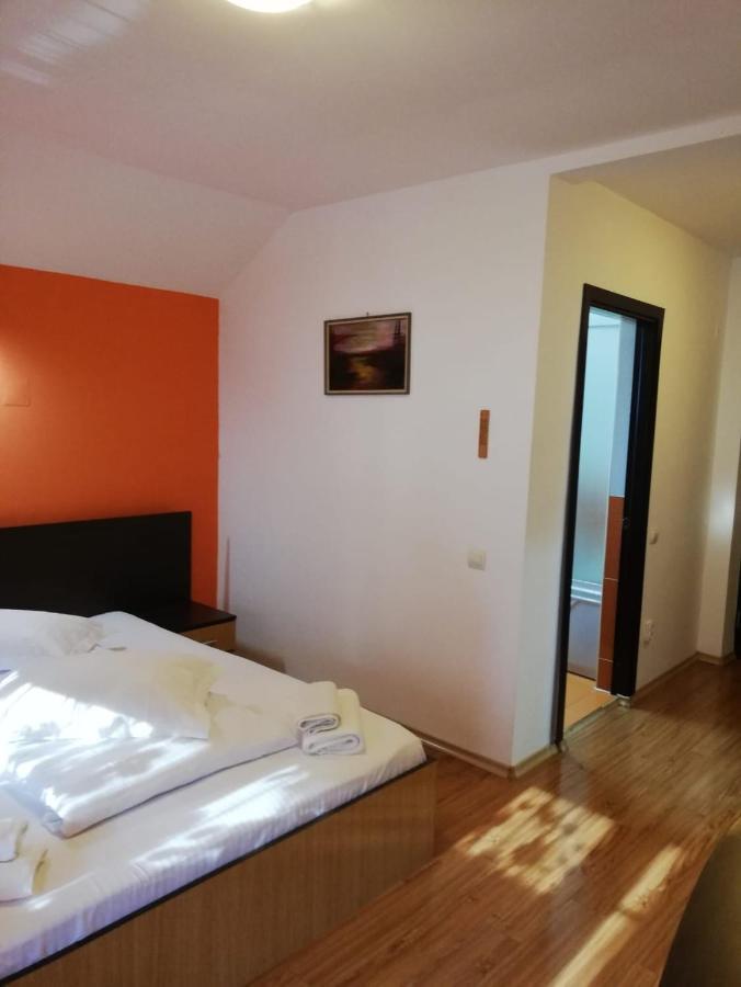 La Gabi Hotel Азуга Екстериор снимка