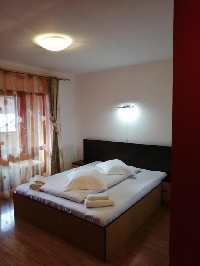 La Gabi Hotel Азуга Екстериор снимка